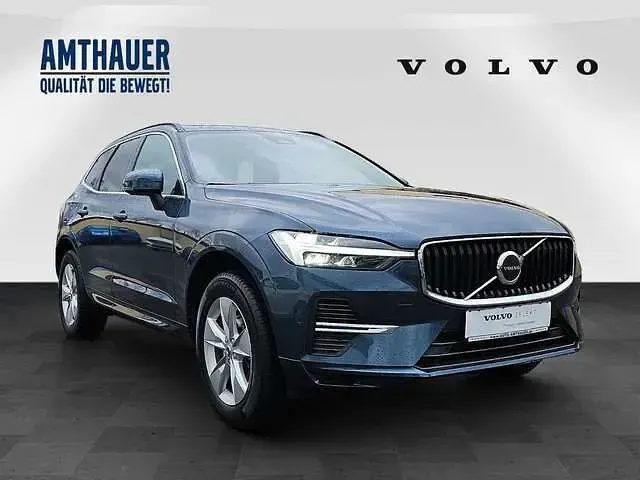 Używany Volvo XC60 Core 197 KM (144 kW) 2024 Niebieski SUV