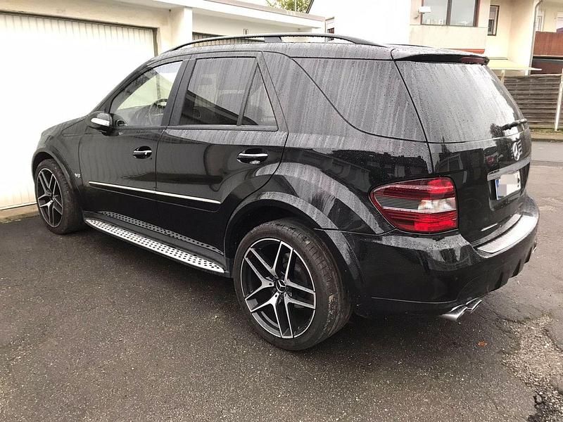Schwarz Gebraucht 2005 Mercedes ML500 SUV | 18.000 € - Bild 1/4