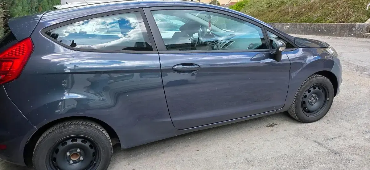 Gebraucht Ford Fiesta 82 PS (60 kW) 2011 Grau Kleinwagen