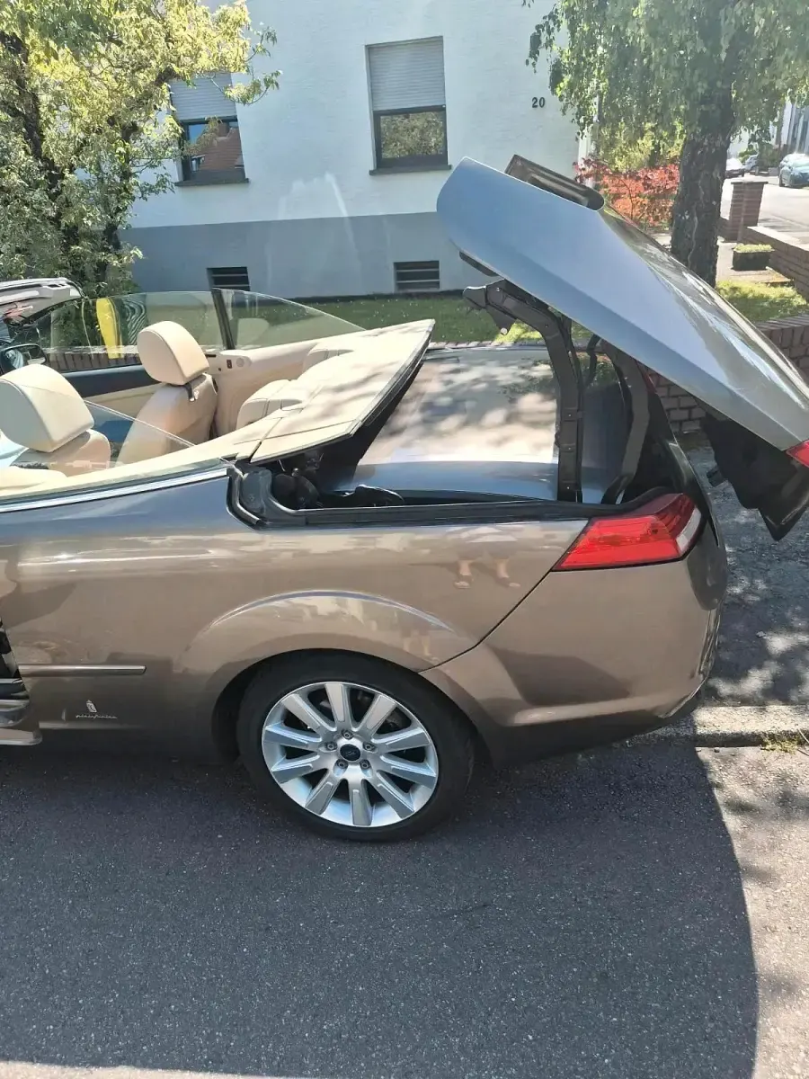 Gebraucht Ford Focus Cabriolet 145 PS (106 kW) 2007 Braun Cabrio