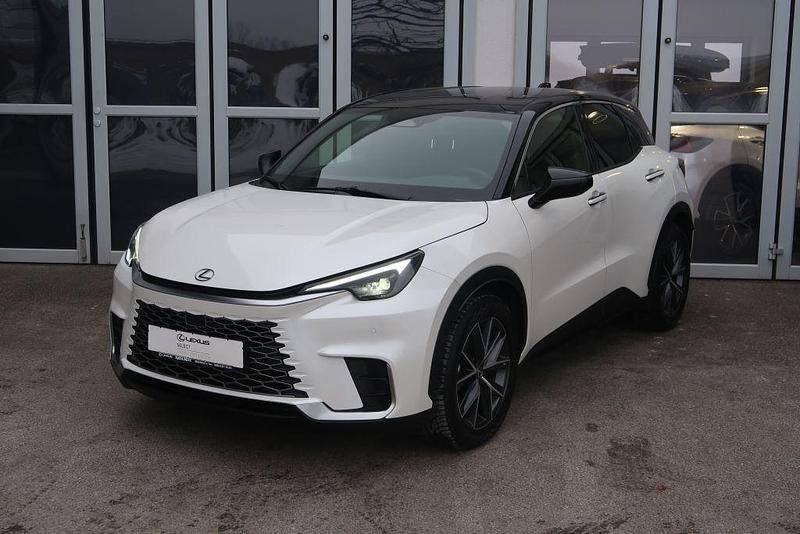 Gebraucht Lexus LBX 136 PS (100 kW) 2024 Weiß SUV