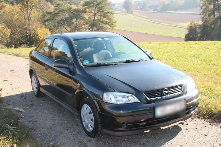 Usata Opel Astra 83 CV (61 kW) 2001 Nero Berlina