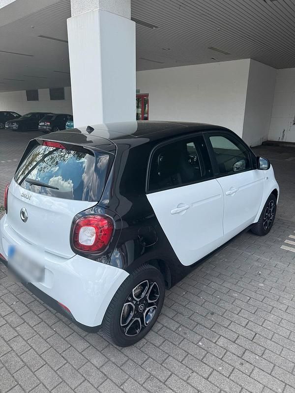 Second-hand Smart ForFour 72 CP (52 kW) 2019 Alb Hatchback