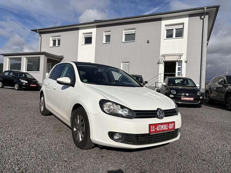 Candyweiss Gebraucht 2013 VW Golf VII Comfortline Kleinwagen | 6.900 € (Superpreis) - Bild 1/4