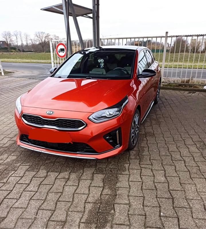 Gebraucht Kia ProCeed 136 PS (100 kW) 2020 Orange Kombi