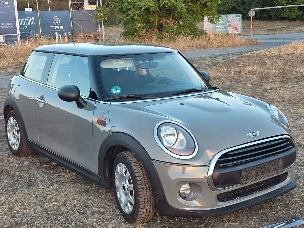 Gebraucht Mini ONE 102 PS (75 kW) 2018 Beige Kleinwagen