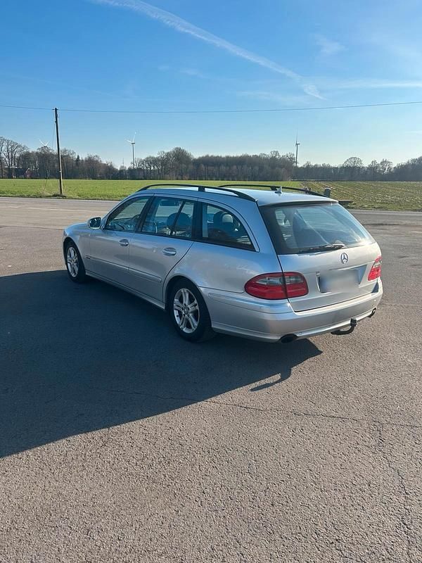 Gebraucht Mercedes E280 190 PS (139 kW) 2008 Silber Kombi