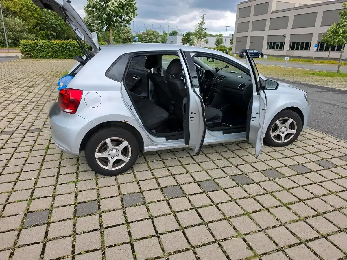 Gebraucht VW Polo 90 PS (66 kW) 2012 Silber Kleinwagen