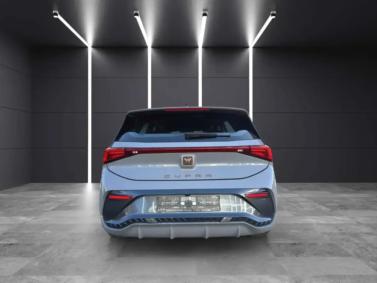 Gebraucht Cupra Born 150 kW (204 PS) 2024 Vaporgrau Kleinwagen