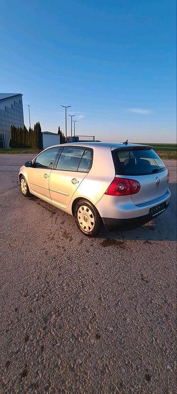 Gebraucht VW Golf V 140 PS (102 kW) 2004 Silber Kleinwagen