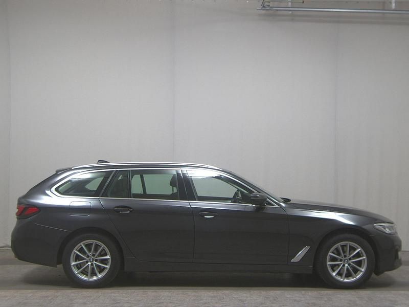 Gebraucht BMW 520 190 PS (139 kW) 2022 Grau Kombi