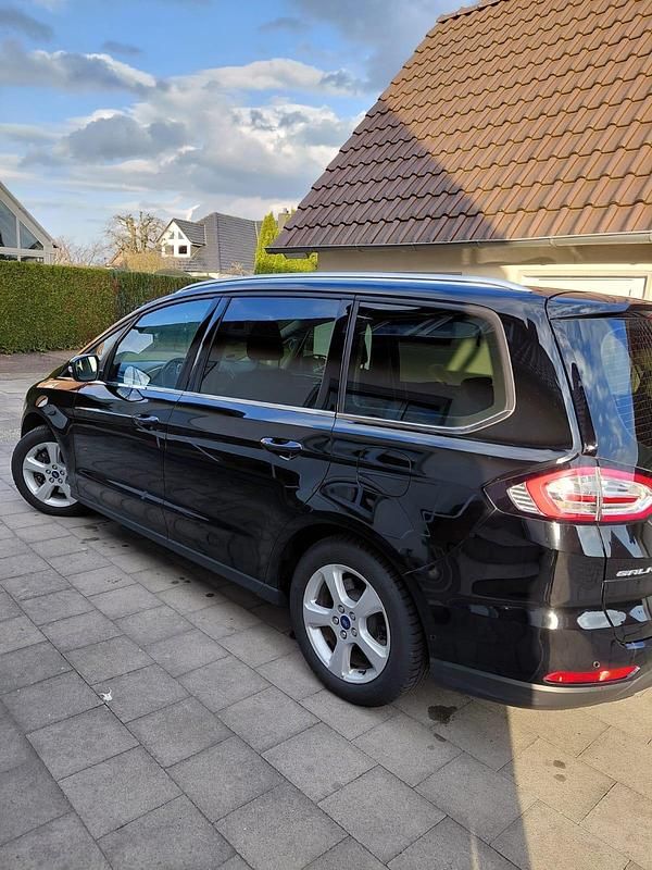Gebraucht Ford Galaxy 150 PS (110 kW) 2019 Schwarz Van / Kleinbus
