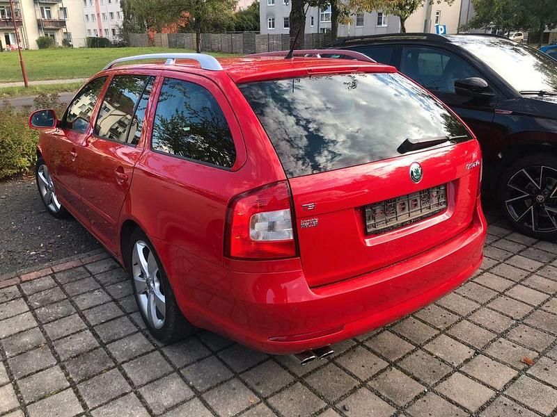 Gebraucht Skoda Octavia Sport 160 PS (117 kW) 2009 Rot Kombi