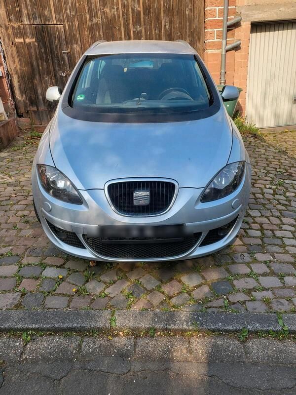 Silber Gebraucht 2007 Seat Altea XL Stylance Van / Kleinbus | 3.700 € (Fairer Preis) - Bild 1/4