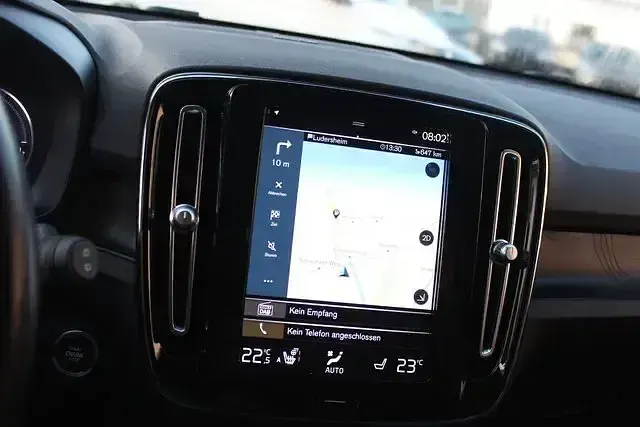 Gebraucht Volvo XC40 Plus 179 PS (131 kW) 2022 Grau SUV
