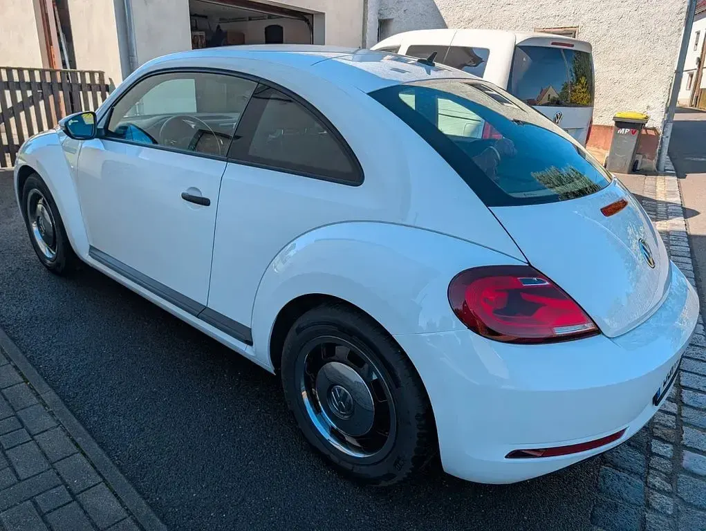 Gebraucht VW Beetle 105 PS (77 kW) 2016 Weiß Kleinwagen