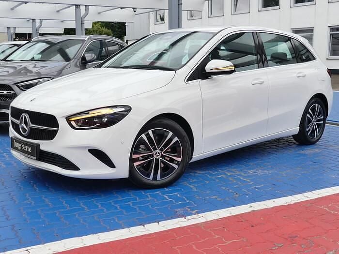 Unilack polarweiß Gebraucht 2024 Mercedes B200 Progressive Van / Kleinbus | 29.980 € (Guter Preis) - Bild 1/4