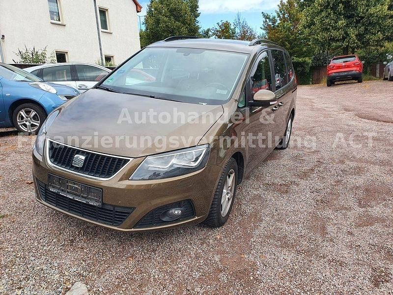 Braun Gebraucht 2010 Seat Alhambra Style Van / Kleinbus | 9.699 € (Teuer) - Bild 1/4
