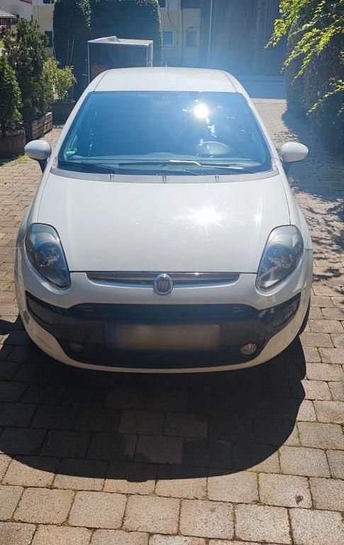 Weiß Gebraucht 2011 Fiat Punto Evo Kleinwagen | 3.700 € (Fairer Preis) - Bild 1/4