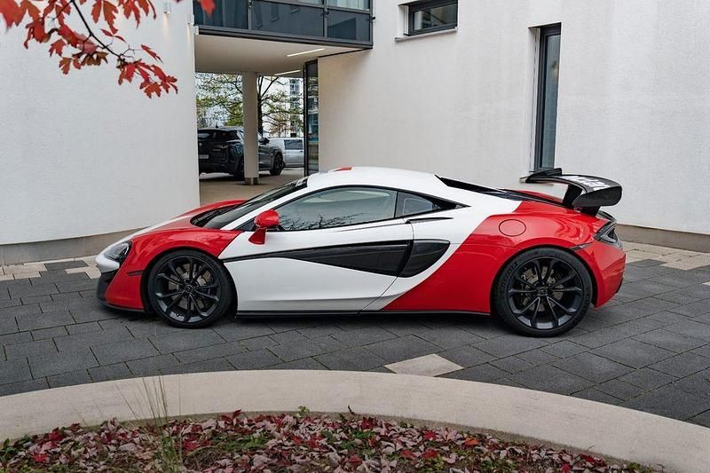 Gebraucht McLaren 540C 540 PS (397 kW) 2016 Vermillion red Coupé