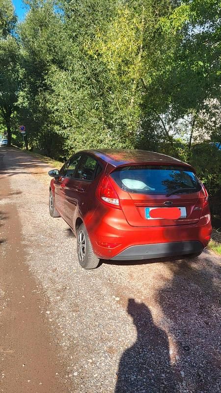 Gebraucht Ford Fiesta 85 PS (62 kW) 2009 Rot Kleinwagen