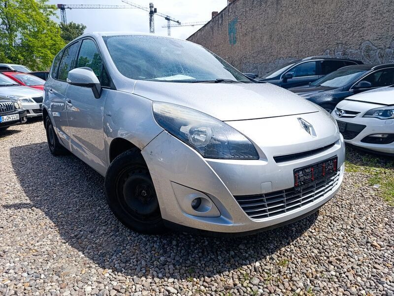 Grau Gebraucht 2011 Renault Scénic III Bose Edition Van / Kleinbus | 1.950 € (Guter Preis) - Bild 1/4