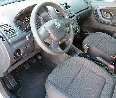 Gebraucht Skoda Fabia Ambiente 86 PS (63 kW) 2011 Silber Kleinwagen