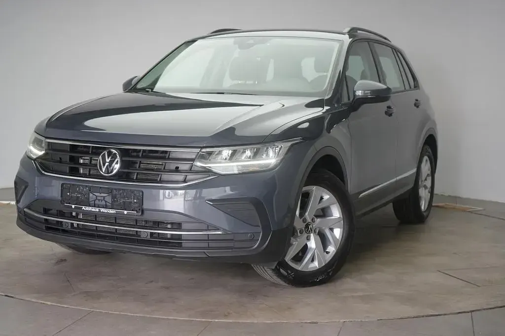 Gebraucht VW Tiguan Life 200 PS (147 kW) 2023 Grau SUV