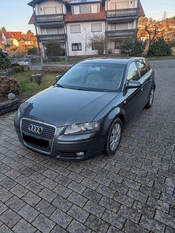 Grau Gebraucht 2006 Audi A3 Attraction Limousine | 3.300 € (Guter Preis) - Bild 1/4