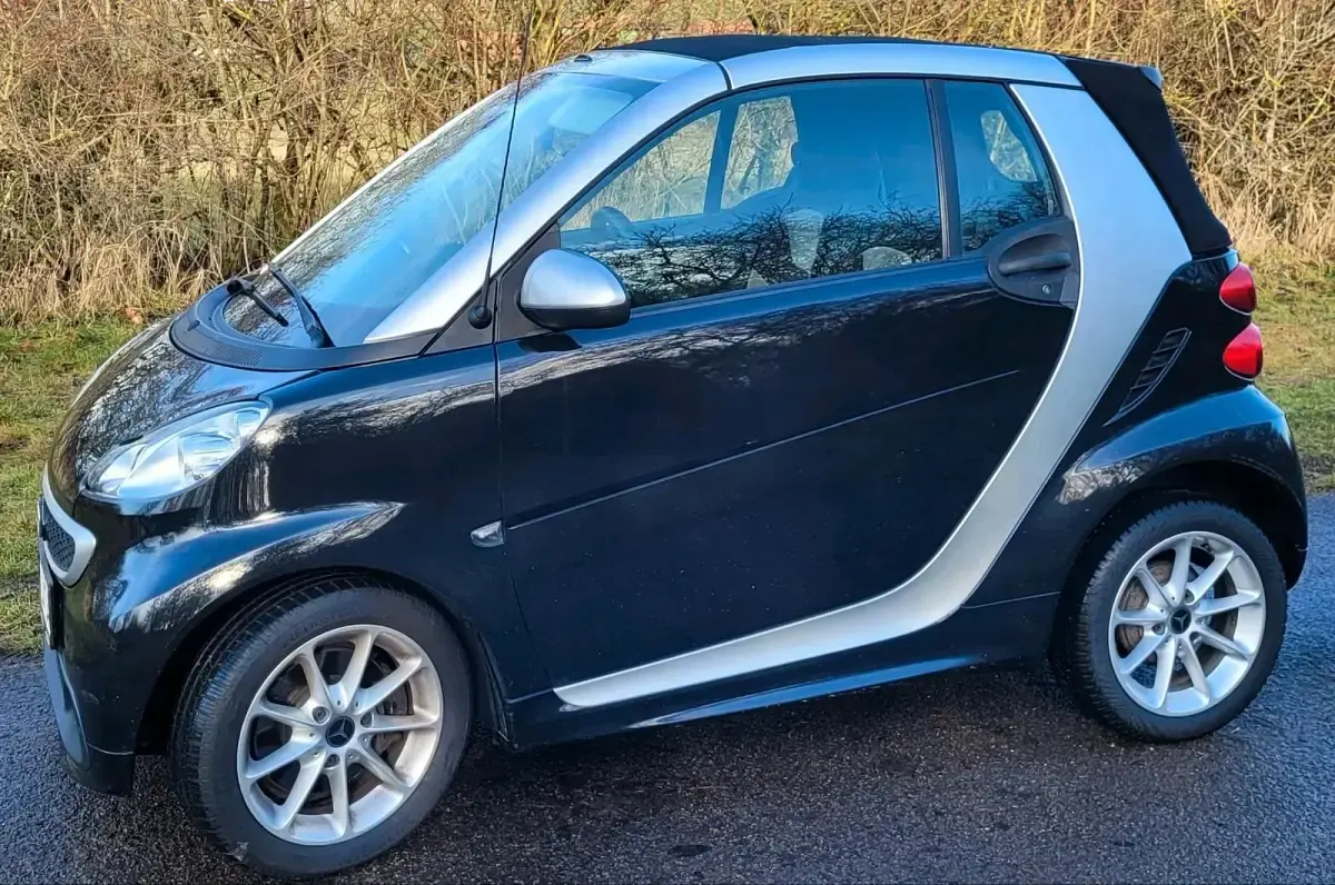 Gebraucht Smart ForTwo Cabrio 84 PS (61 kW) 2014 Schwarz Cabrio