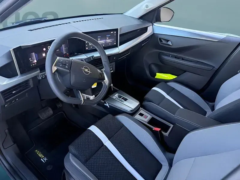 Neu Opel Frontera Edition 110 PS (80 kW) 2026 Grün SUV