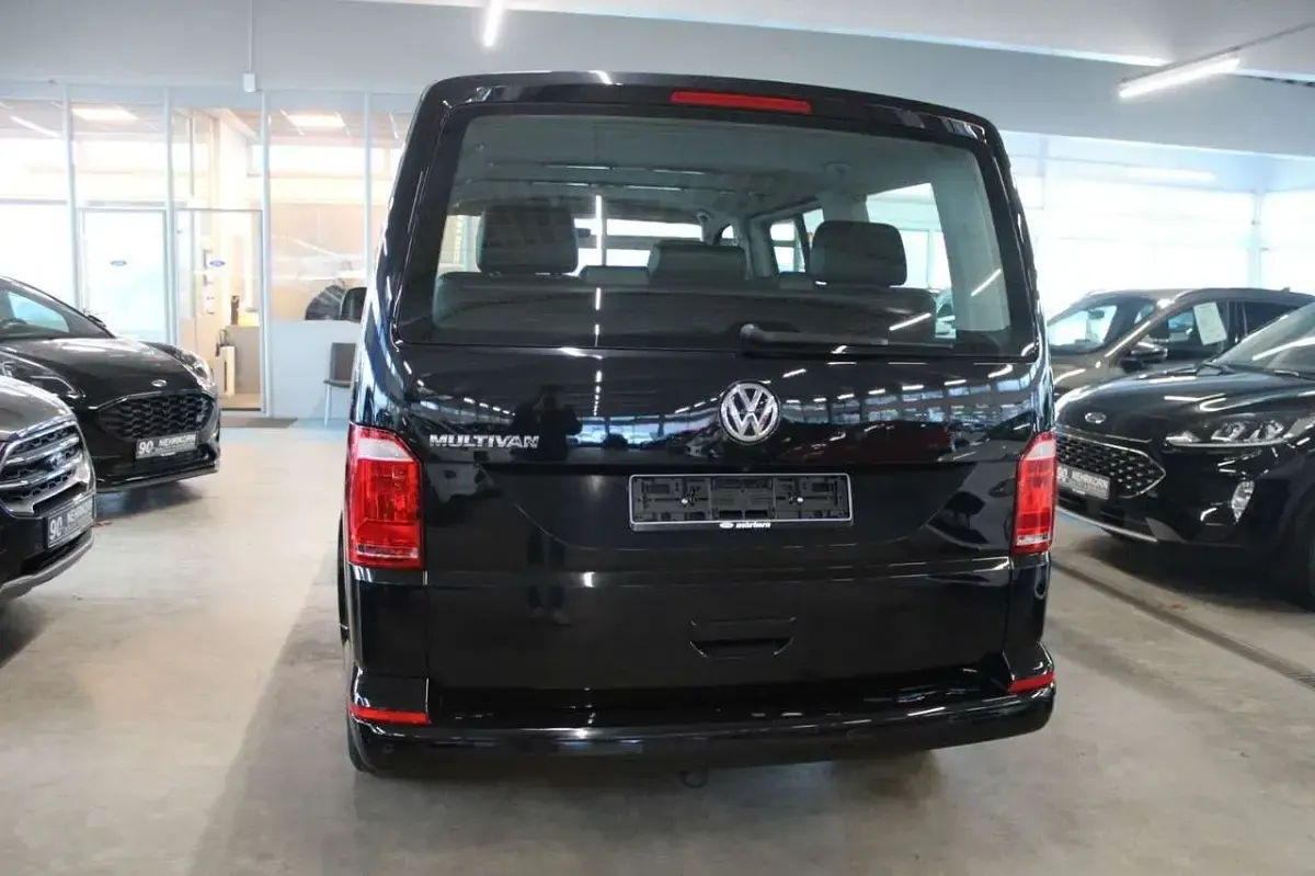 Używany VW Multivan Comfortline 150 KM (110 kW) 2020 Czarny Minivan
