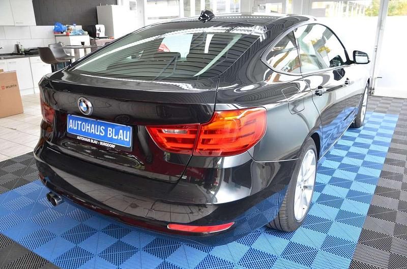 Gebraucht BMW 328 245 PS (180 kW) 2013 Saphirschwarz Limousine