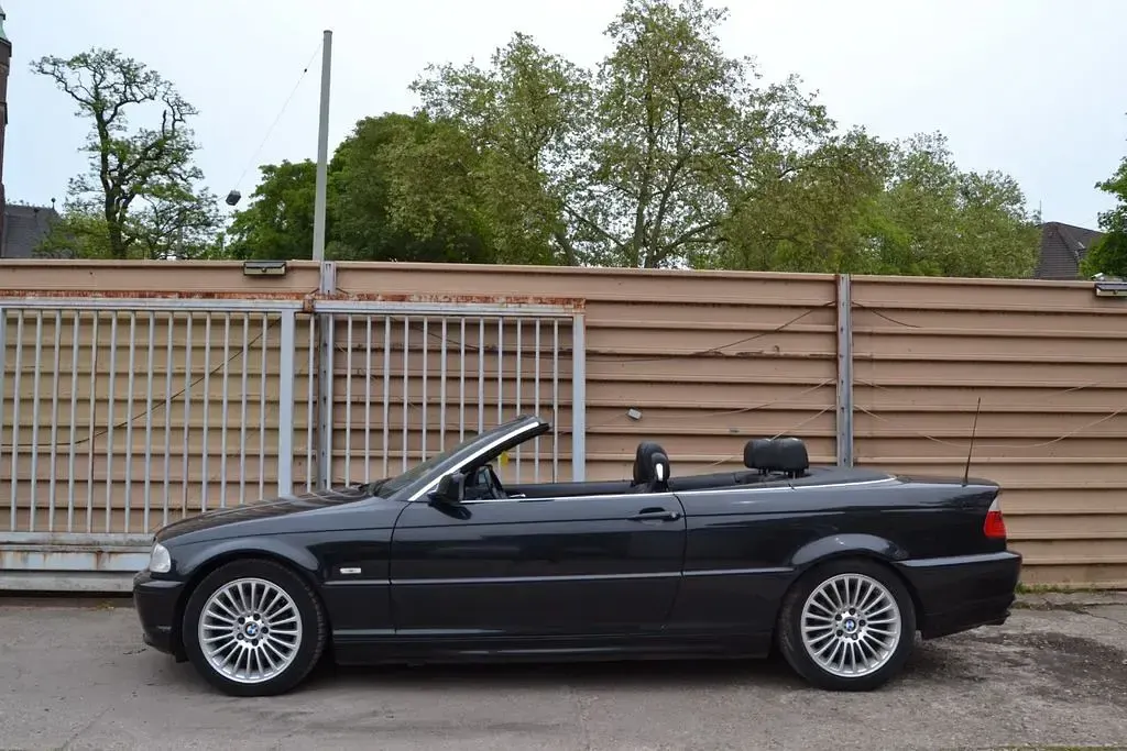 Gebraucht BMW 323 Cabriolet Performance 170 PS (125 kW) 2000 Schwarz Cabrio