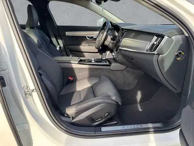 Gebraucht Volvo V90 Core 398 PS (292 kW) 2025 Weiss Kombi