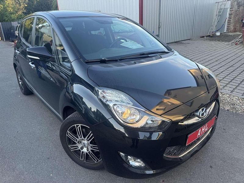 Schwarz Gebraucht 2010 Hyundai ix20 Comfort Van / Kleinbus | 6.499 € (Etwas zu teuer) - Bild 1/4