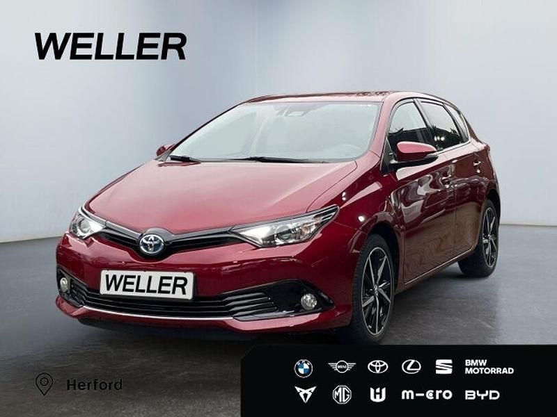Rot Gebraucht 2018 Toyota Auris Hybrid Team Limousine | 18.980 € (Etwas zu teuer) - Bild 1/3