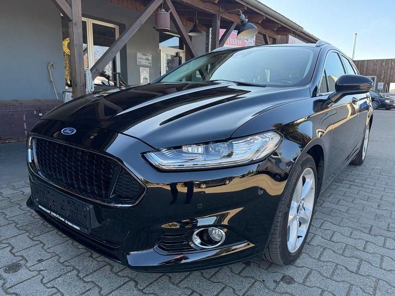 Gebraucht Ford Mondeo Titanium 203 PS (149 kW) 2015 Schwarz Limousine