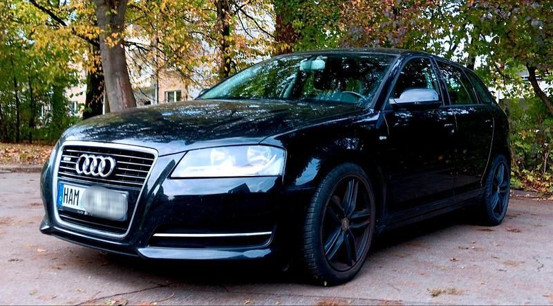 Schwarz Gebraucht 2011 Audi A3 Sportback Kombi | 6.499 € (Guter Preis) - Bild 1/4