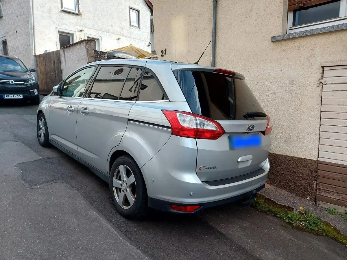 Gebraucht Ford Grand C-Max Titanium 120 PS (88 kW) 2017 Silber Van / Kleinbus