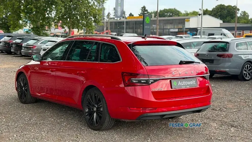 Gebraucht Skoda Superb Premium Edition 200 PS (147 kW) 2022 Velvetrot premium metallic Kombi