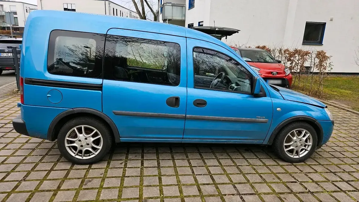Gebraucht Opel Combo 87 PS (63 kW) 2002 Blau Van / Kleinbus