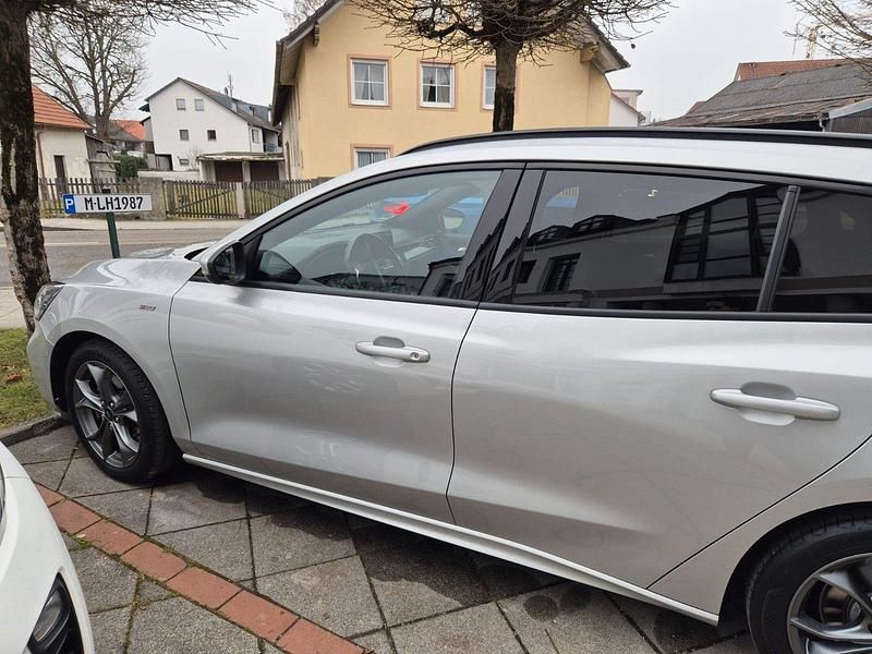 Gebraucht Ford Focus ST-Line 125 PS (91 kW) 2019 Silber Kombi