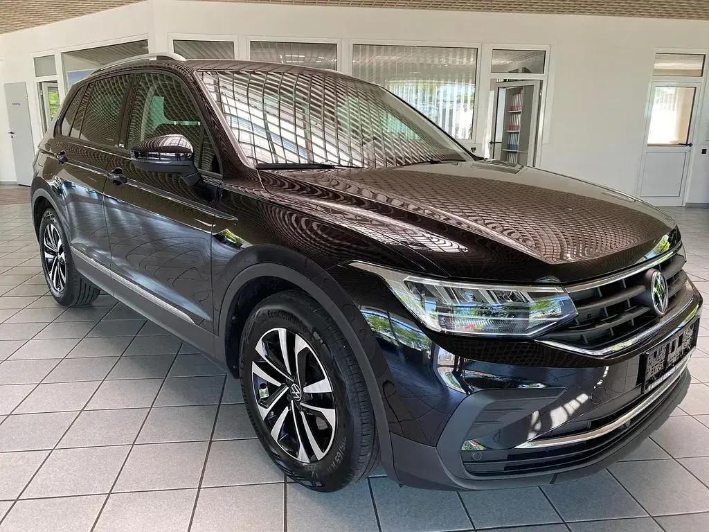 Gebraucht VW Tiguan United 150 PS (110 kW) 2021 Deep black perleffekt SUV