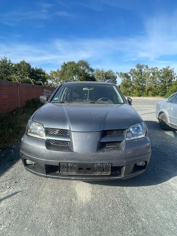 Grau Gebraucht 2004 Mitsubishi Outlander Comfort Edition SUV | 1.200 € - Bild 1/4