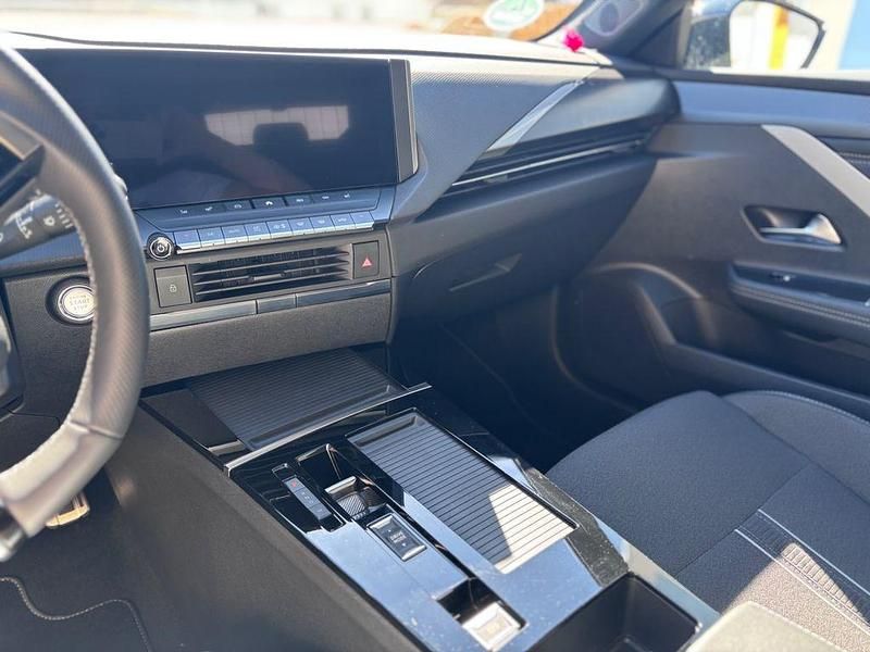 Gebraucht Opel Astra Ultimate 131 PS (96 kW) 2024 Gelb Limousine