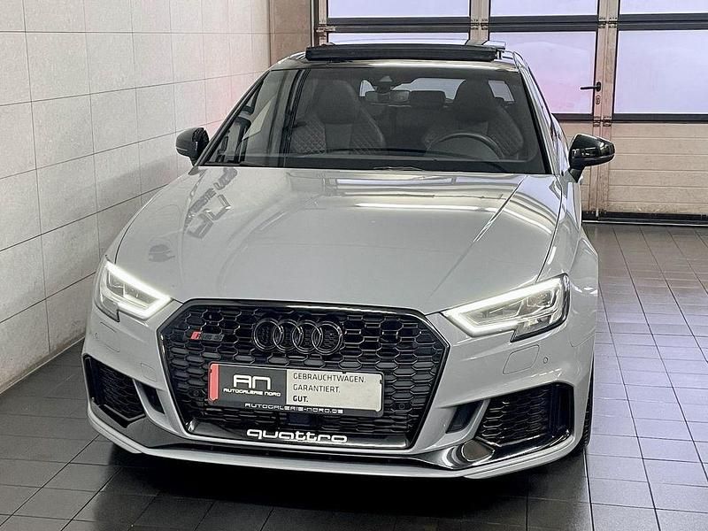Gebraucht Audi RS3 Ambiente 400 PS (294 kW) 2019 Nardograu Limousine