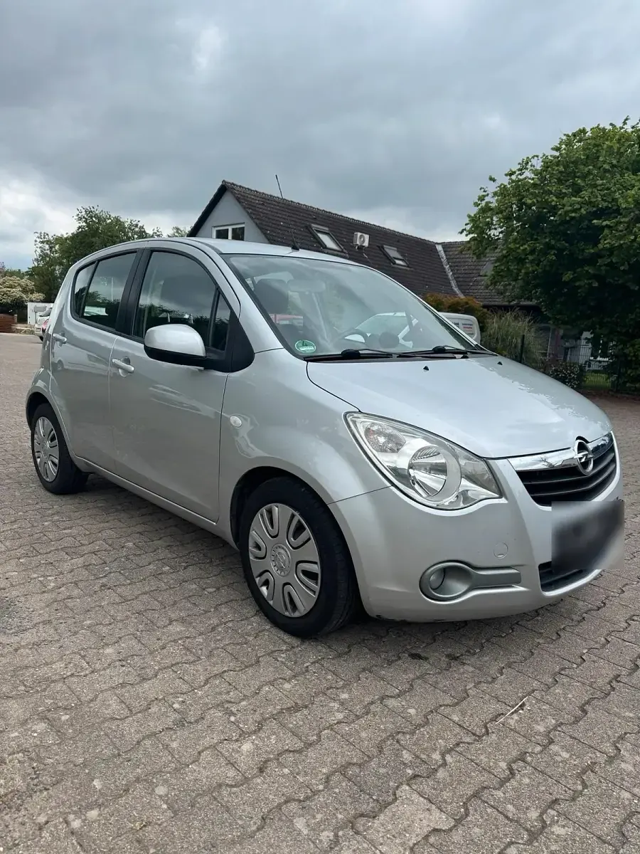 Gebraucht Opel Agila 94 PS (69 kW) 2011 Silber Kleinwagen