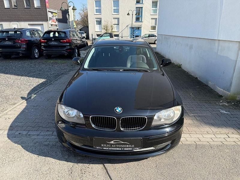 Gebraucht BMW 116 Advantage 122 PS (89 kW) 2012 Schwarz Kleinwagen