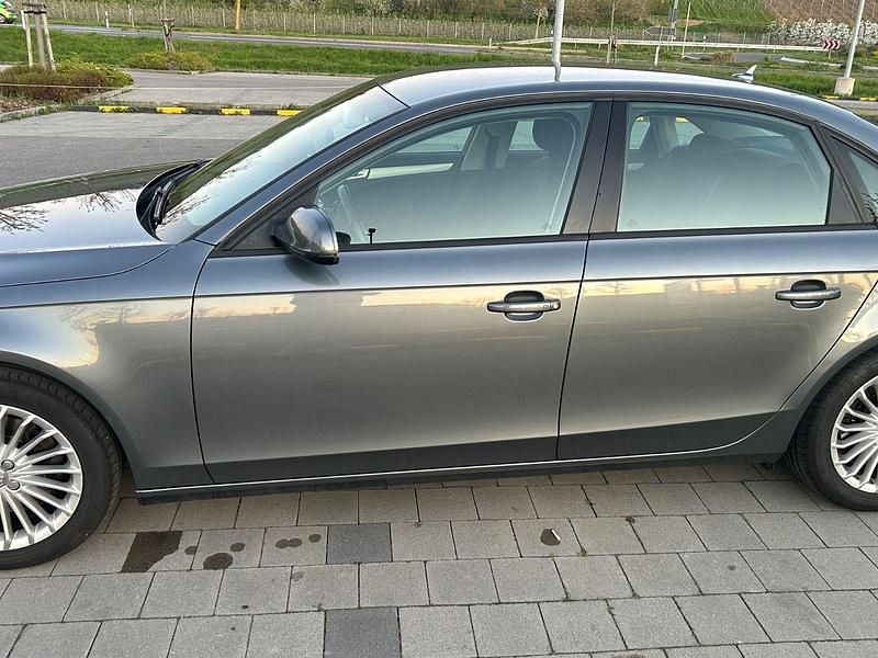 Używany Audi A4 Ambiente 170 KM (125 kW) 2015 Srebrny Sedan/Limuzyna